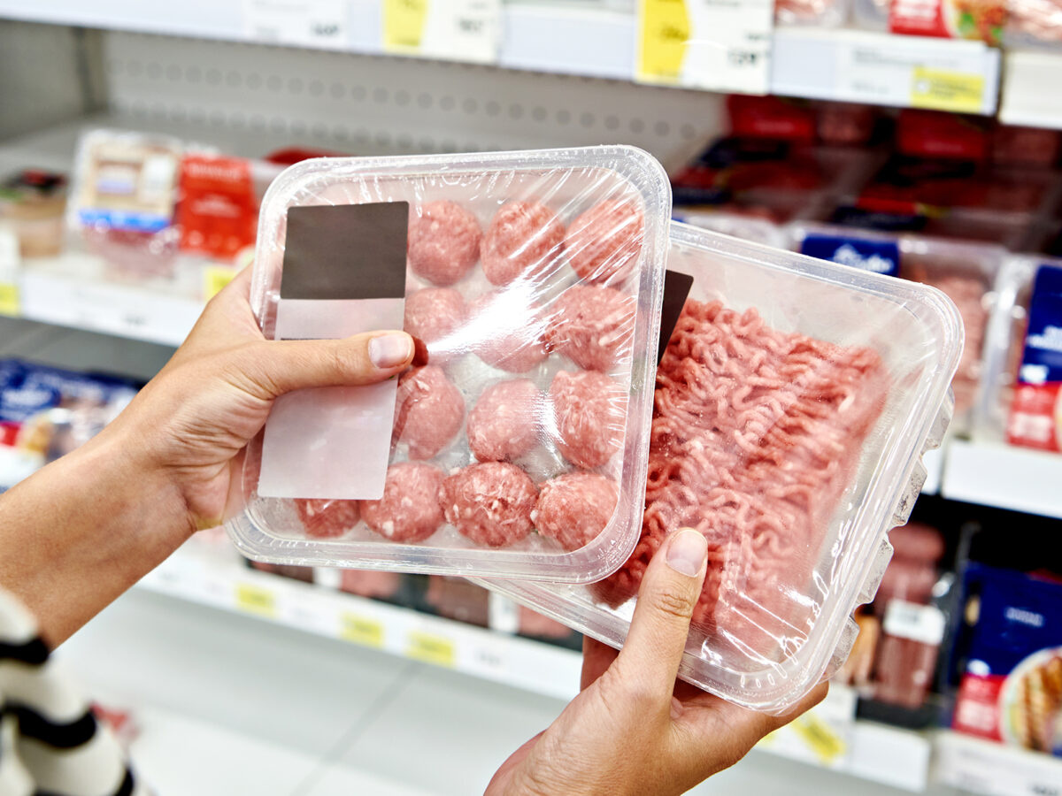 Zadbaj o bezpieczeństwo: jak mądrze kupować mięso